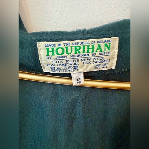 Hourihan by Jimmy Hourihan made in Ireland forrest green wool and cashmere cape - Picture 3 of 13